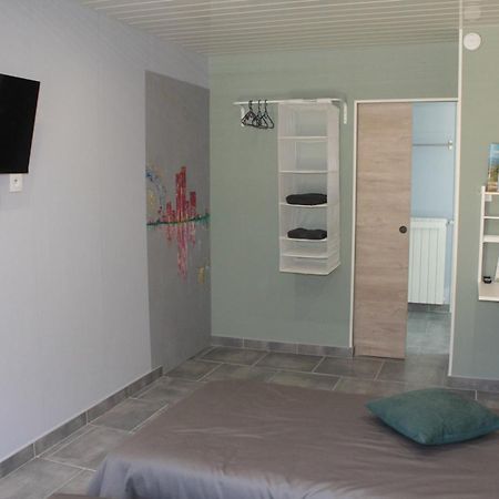 Chambres D'Hotes Des Couleurs Et Des Mots 贝尔格新城 外观 照片